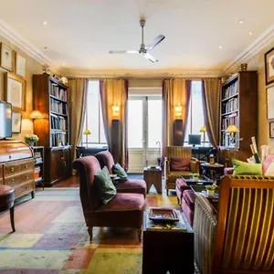 Guestready - Classic Parisian In Marais Appartement