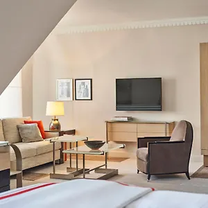 Szálloda Plaza Athenee - Dorchester Collection, Párizs