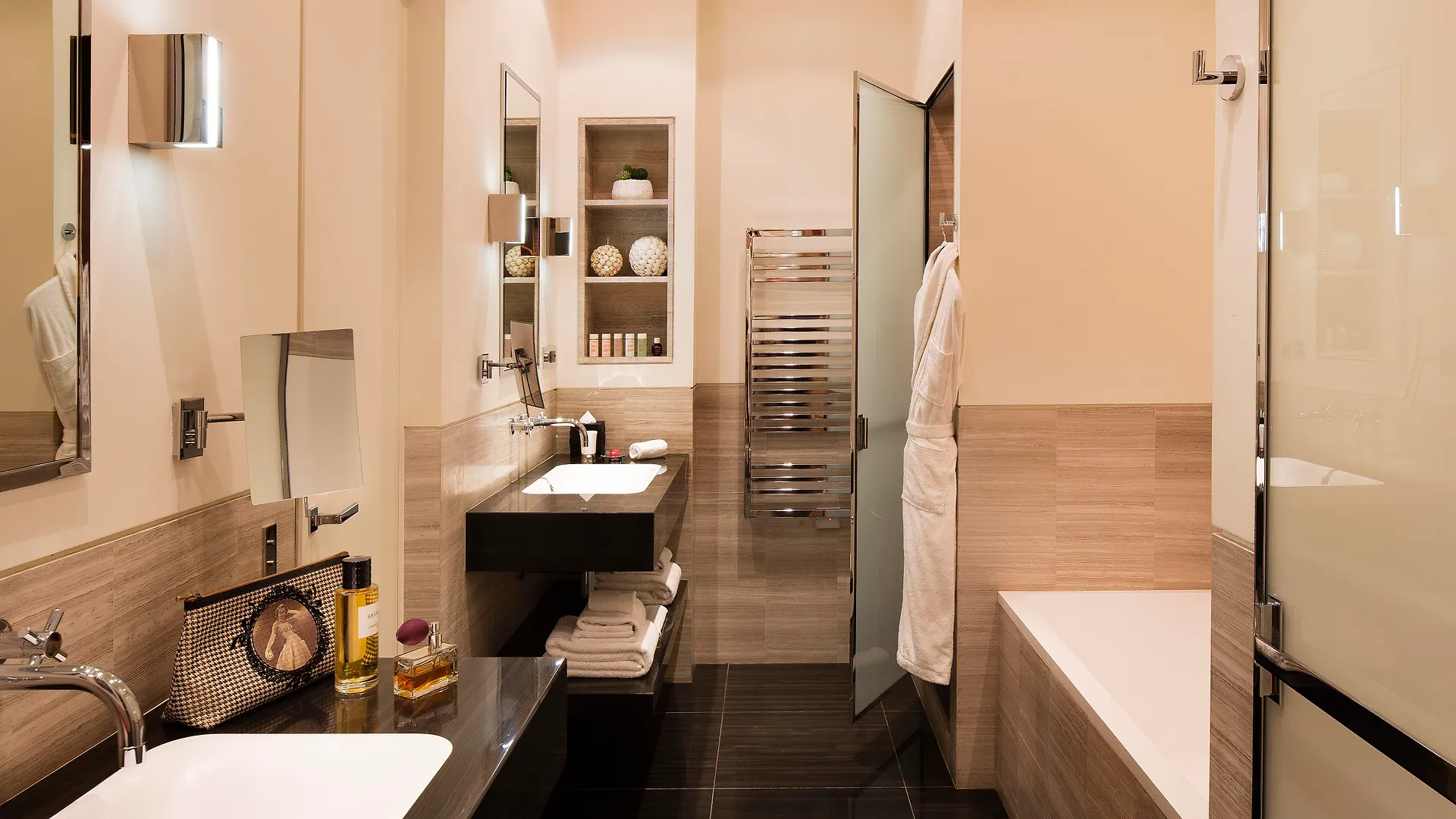 *****  Hotel Marignan Champs-Elysees Paris France