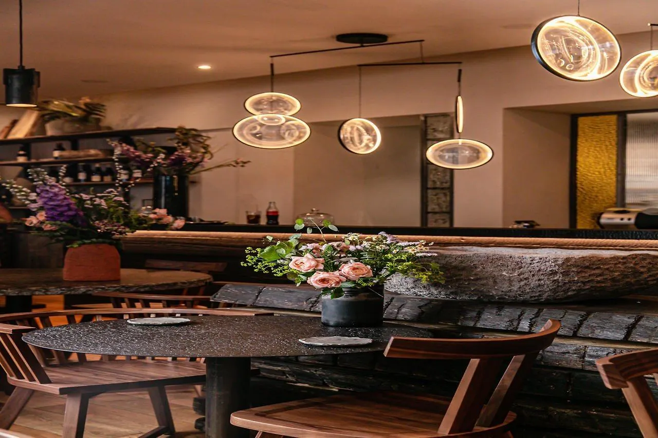 *****  Hotel Marignan Champs-Elysees Paris France